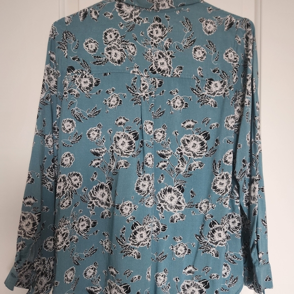 Top - Picture 2 of 4